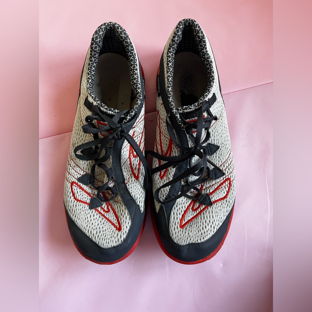 Brooks green silence 8.5